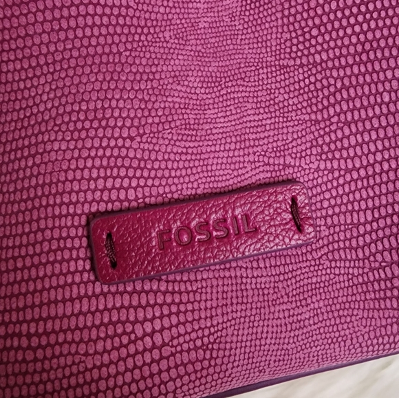 Fossil Magenta Textured Tote Bag - Picture 8 of 14